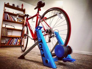 support d’entrainement pour vélo (cycle trainer)