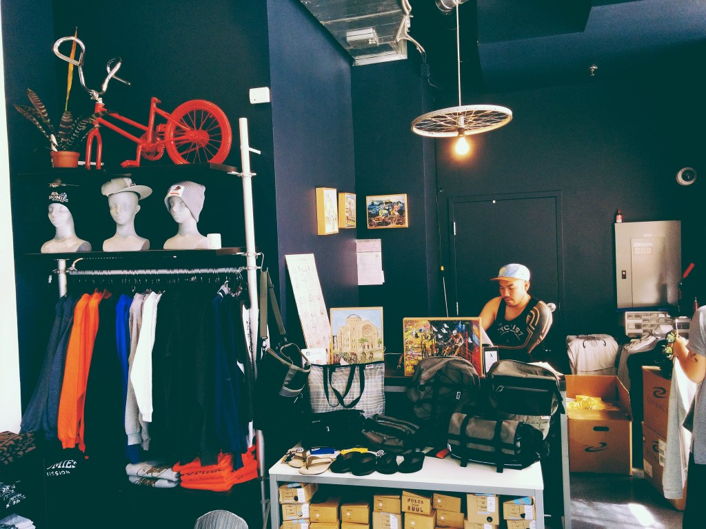 SFC Casual Cyclist Clothing : des vêtements de vélo urbains aux designs californiens