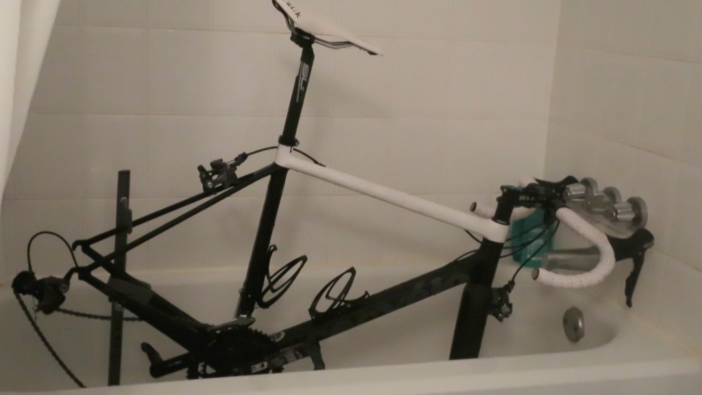 Laver un vélo au début ou en fin de saison, même en&nbsp;appartement