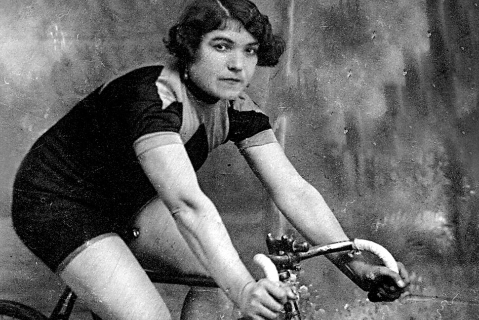 La femme qui a couru contre des hommes au Giro&nbsp;d’Italie!