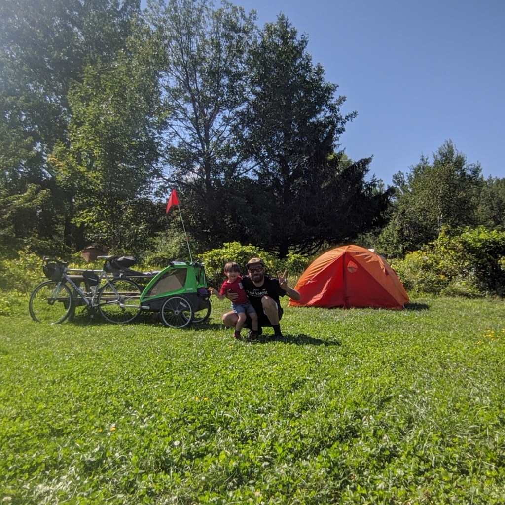 Aventure en vélo : guide pratique pour le bikepacking en&nbsp;famille