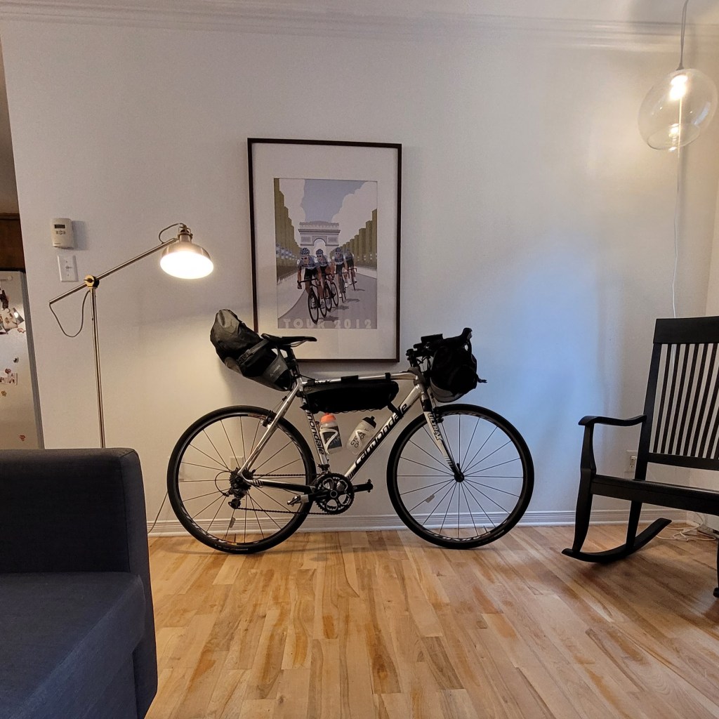 Quoi apporter en bikepacking – checklist&nbsp;d’essentiels