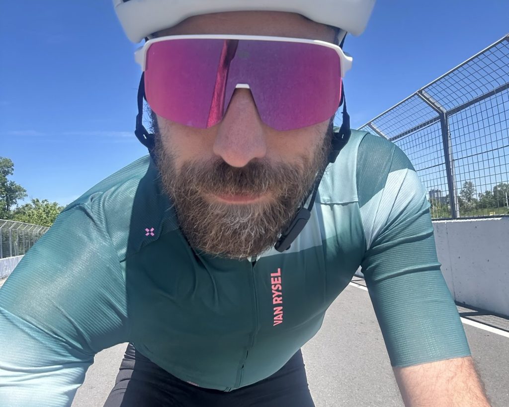 Test du maillot Van Rysel Racer 2 : meilleur rapport qualité-prix